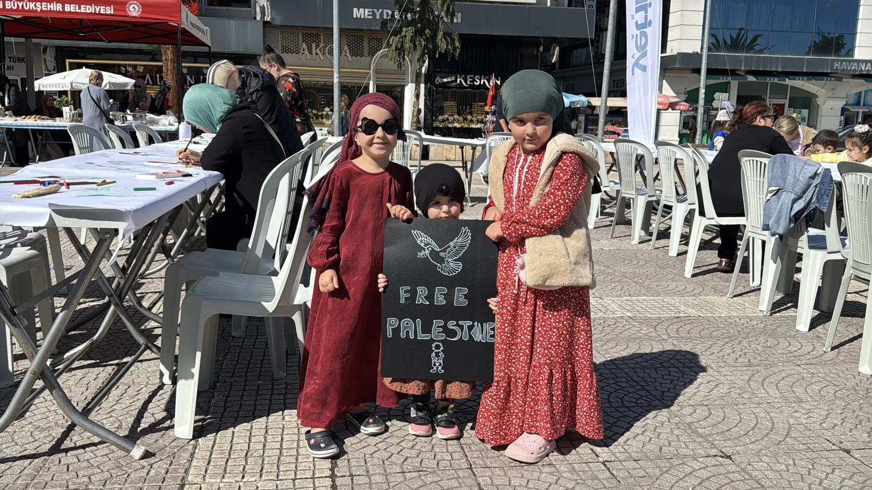 Samsun'un minik yüreklerinden Gazze'ye fırça darbesi: Hayallerini kağıda döktüler