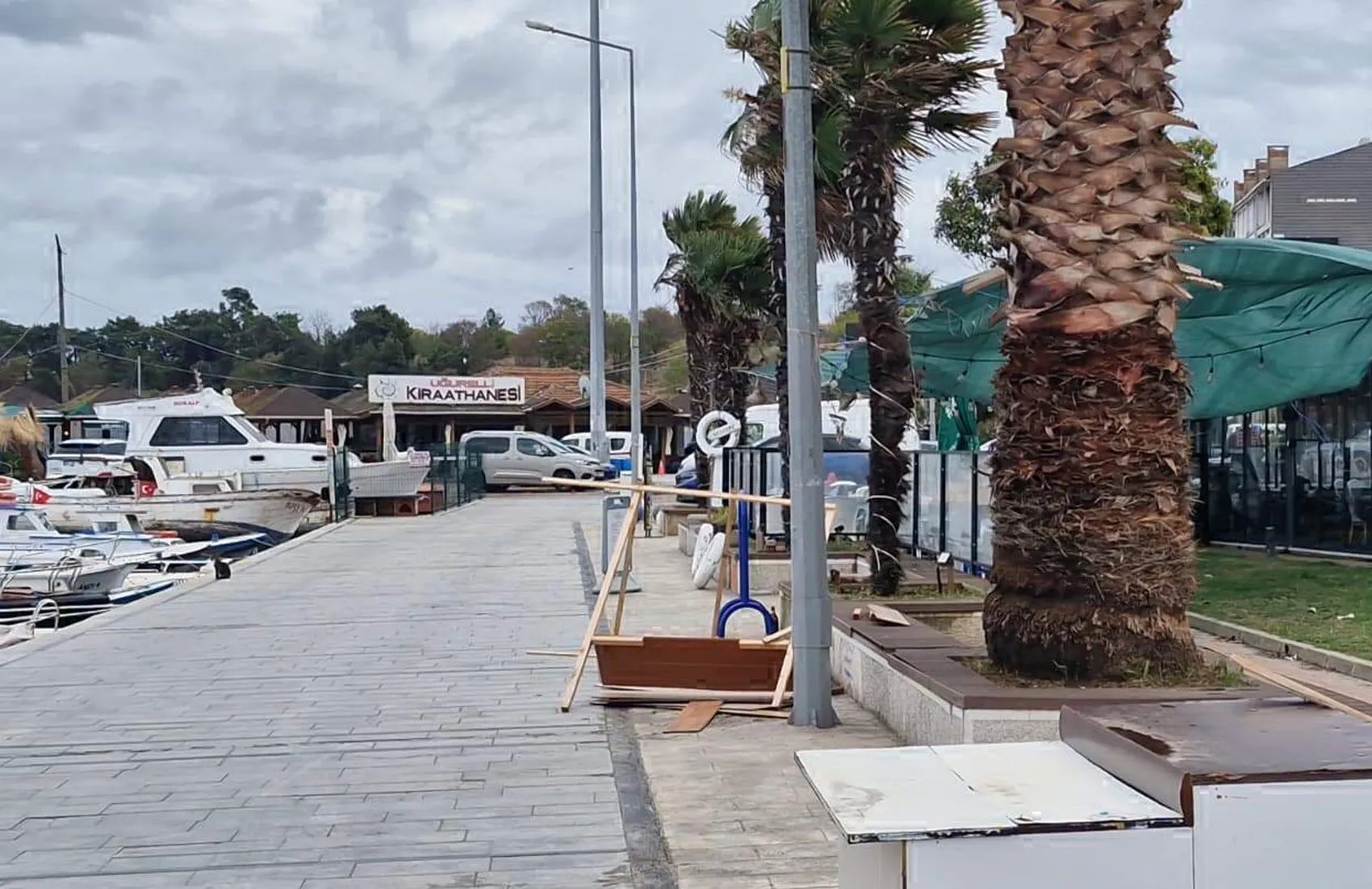 Marmaraereğlisi'nde hayatı durduran fırtına: Sahil şeridinde büyük hasar