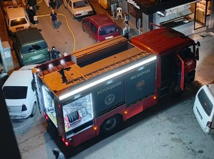 Mudanya'da geceyi aydınlatan alevler korku dolu anlar yaşattı
