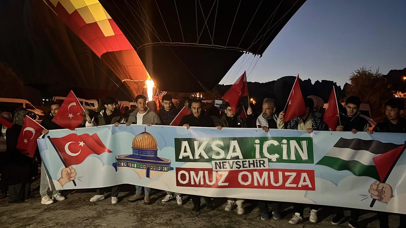 Kapadokya'nın semalarında sessiz çığlık: Balonlar Gazze için yükseldi