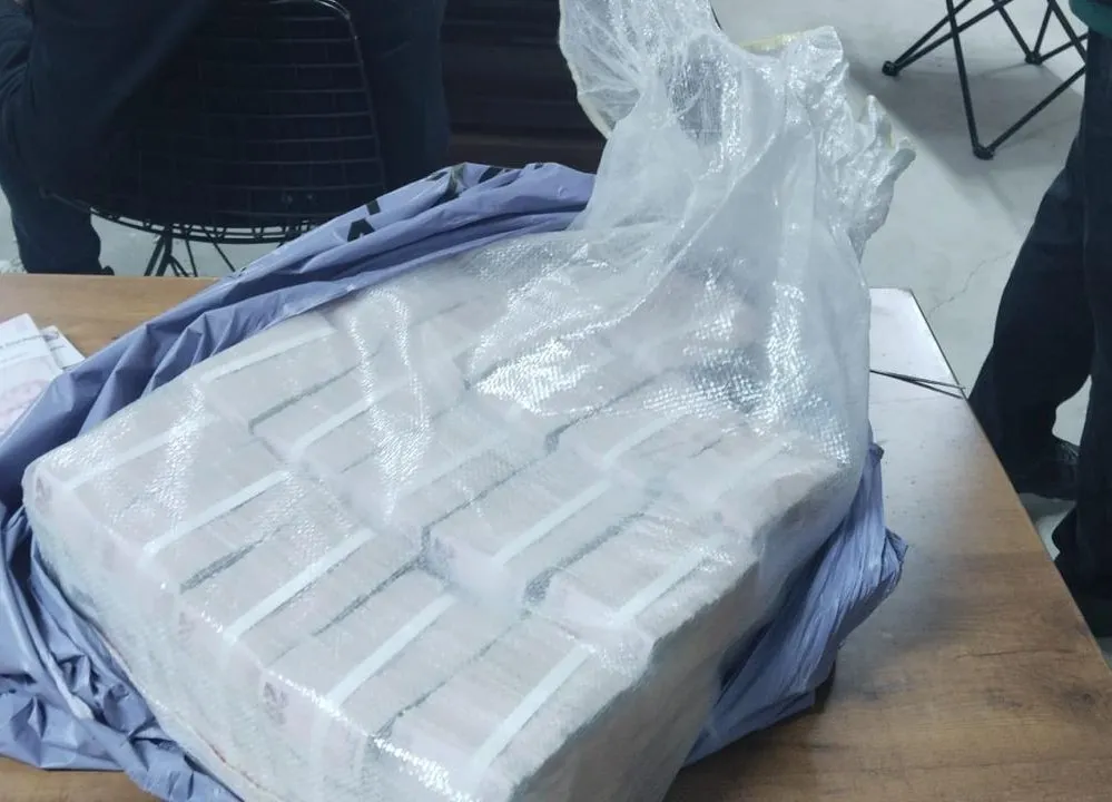 Pendik'teki evin bodrumu servet deposuna dönmüş: Çuvallardan milyonlar çıktı