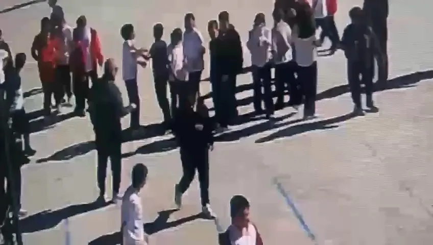 Okul bahçesinde saniyelerle yarış: Öğretmenin soğukkanlı müdahalesi hayat kurtardı