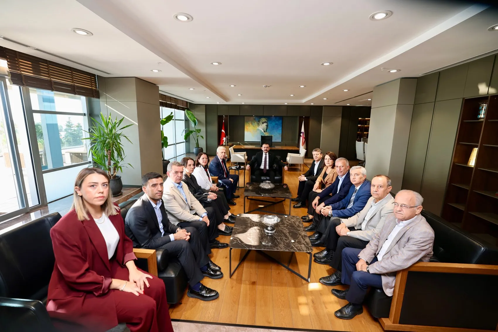 Mansur Yavaş'tan Mersin'e kritik ziyaret: Gözaltı sürecinde dayanışma mesajı