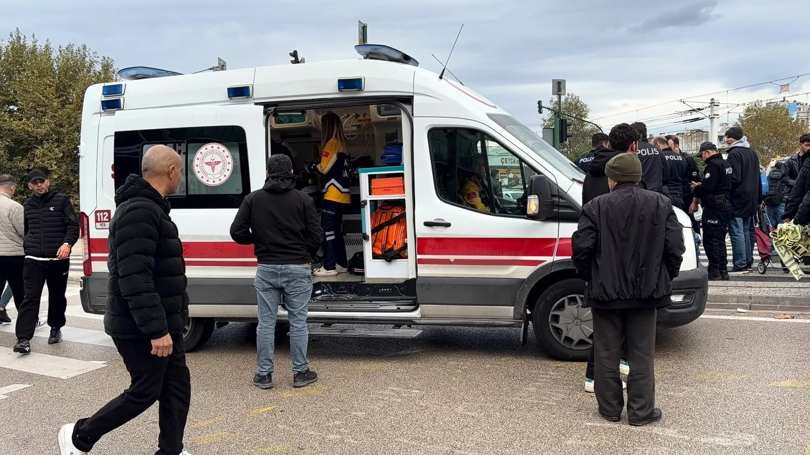 Bursa'da yürekleri ağza getiren anlar: Çocuklarını göremeyince bıçağı boğazına dayadı