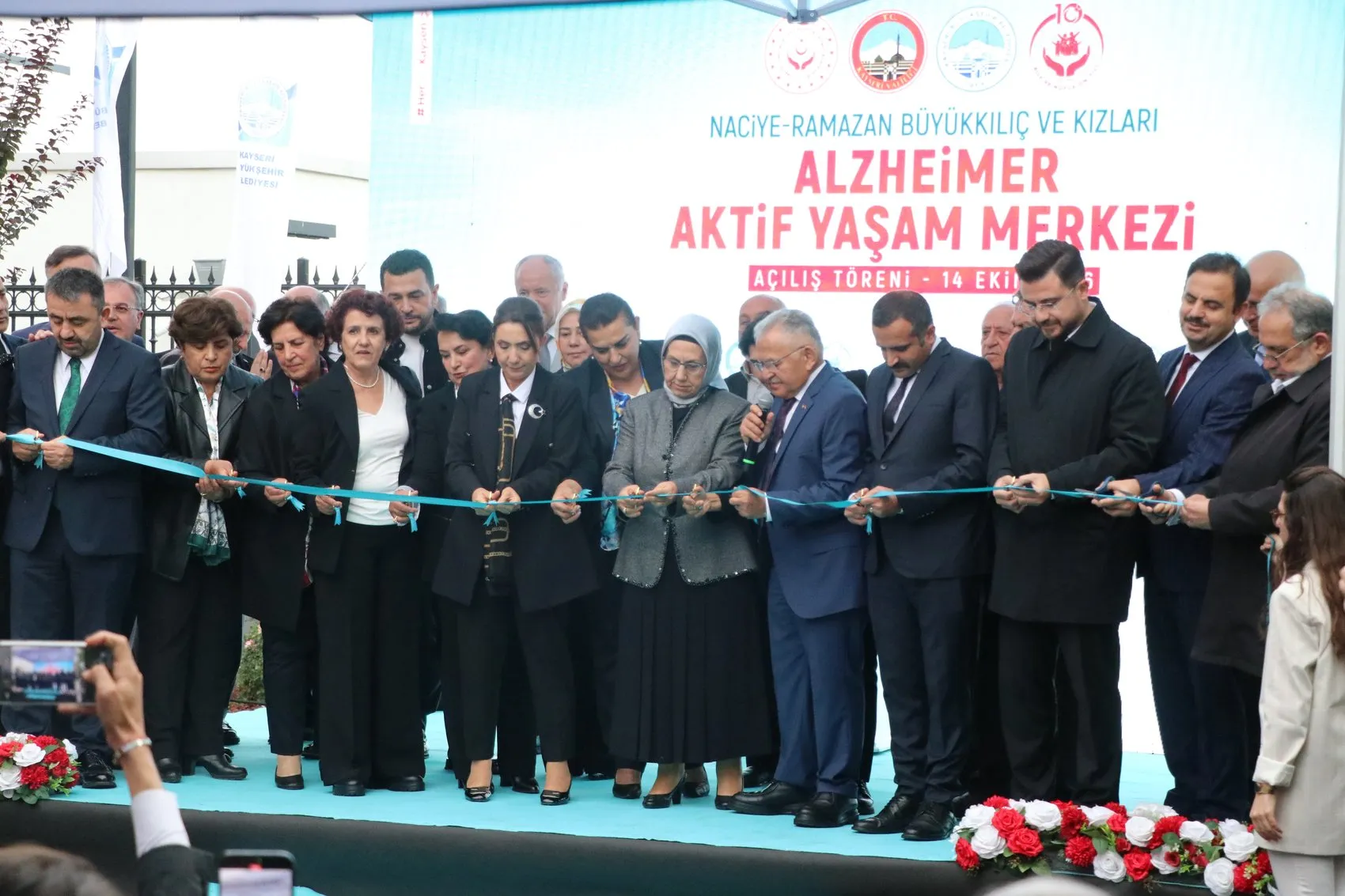 Bakan Göktaş'ın Kayseri mesaisi hava muhalefetine takıldı: Açılışı telefondan yaptı