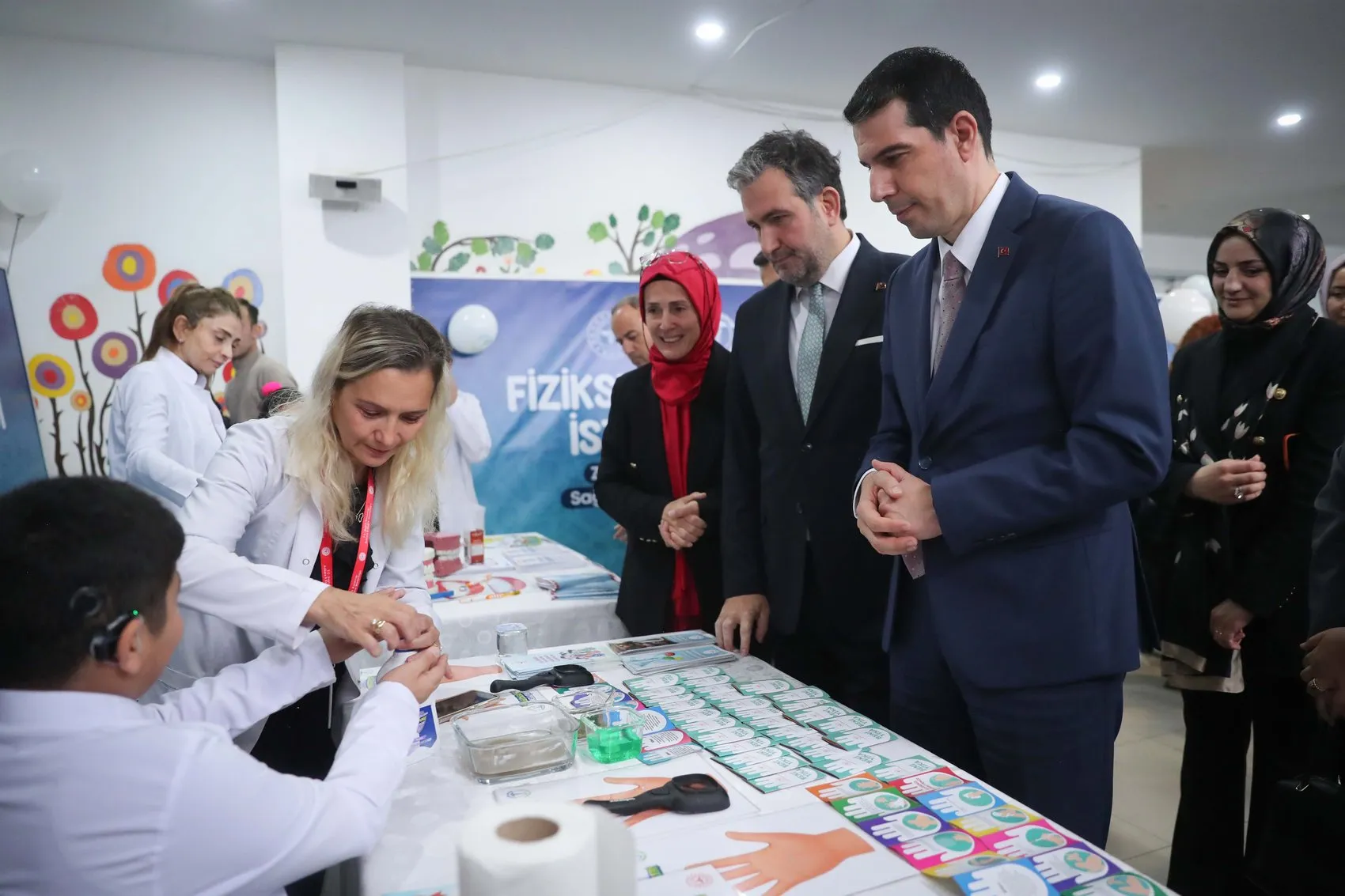 Minik Ellerden Büyük Sorumluluk: İşitme Engelli Öğrenciler Sağlık Elçisi Oldu