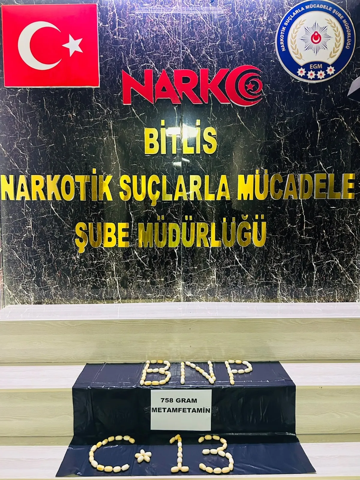 Yolcu otobüsünde şüpheli hareketler: Midesinden çıkanlar polisi bile şaşırttı