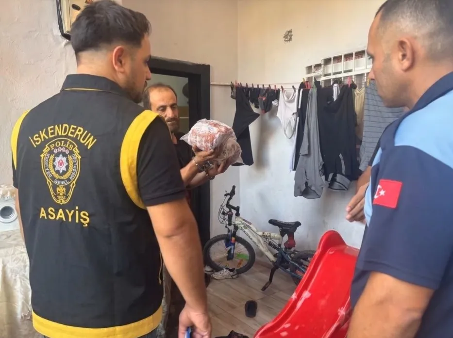 İmha edilmek üzere limandan çıkarılan tonlarca bozuk et sofralara ulaşmadan yakalandı