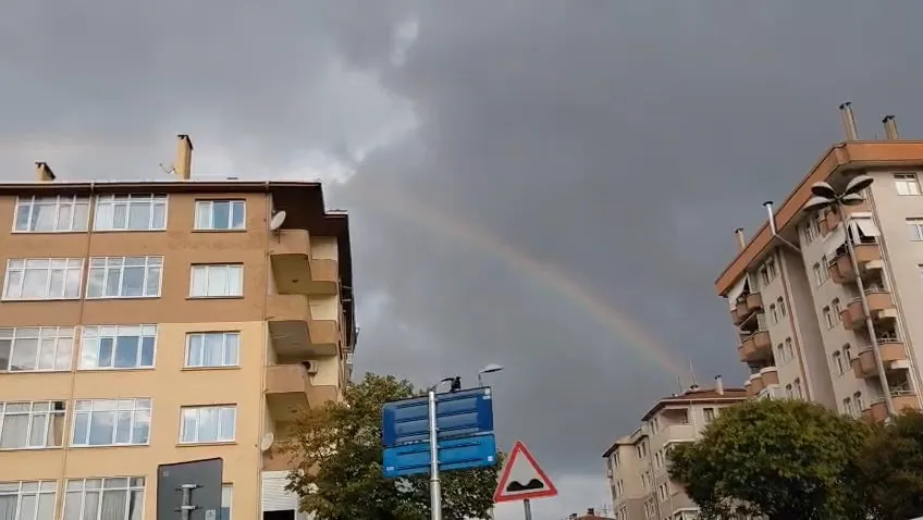 Ataşehir semalarında renk cümbüşü: Yağmurun ardından gelen görsel şölen