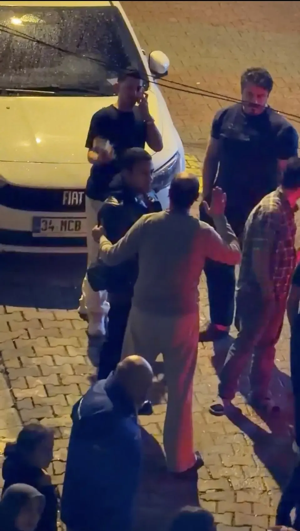 Kağıthane'de taciz şüphelisine suçüstü: Vatandaşlar yakaladı, sokak karıştı