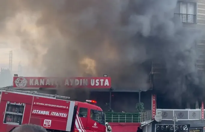 Arnavutköy'de akşam yemeği paniği: Restoranı saran alevlerden son anda kurtuldular