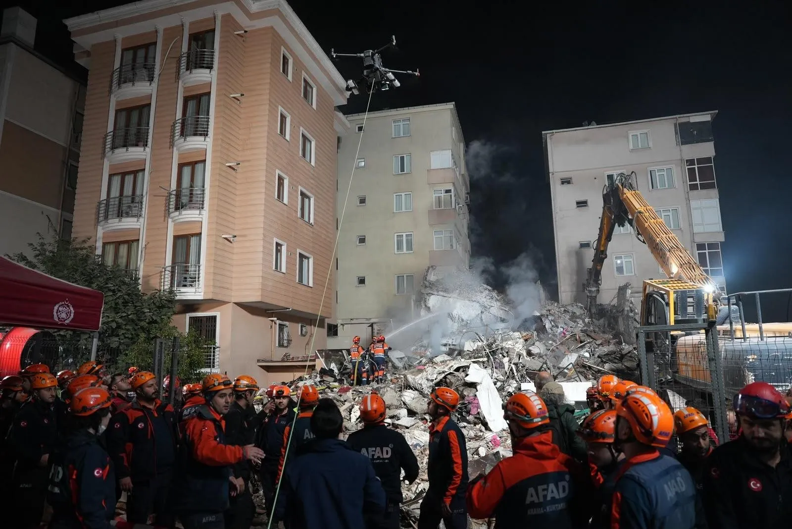 Maltepe'deki yıkımın ardından AFAD'dan kritik müdahale: Enkaz başında saatler süren koordinasyon