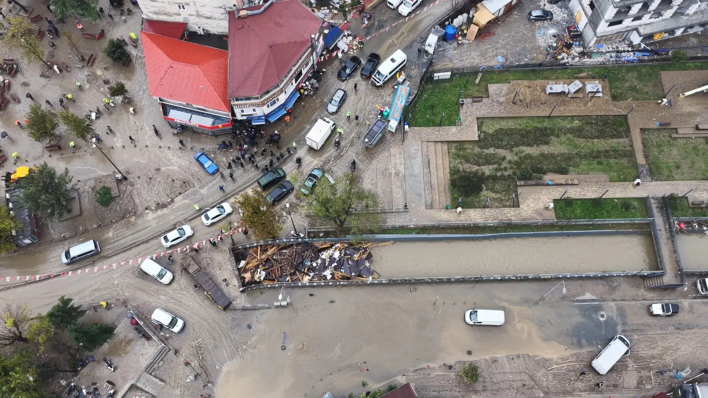 Ayazağa'da saniyelerle yarışan kahramanlık: Ölümün kıyısından dönen 6 kişi o anları anlattı