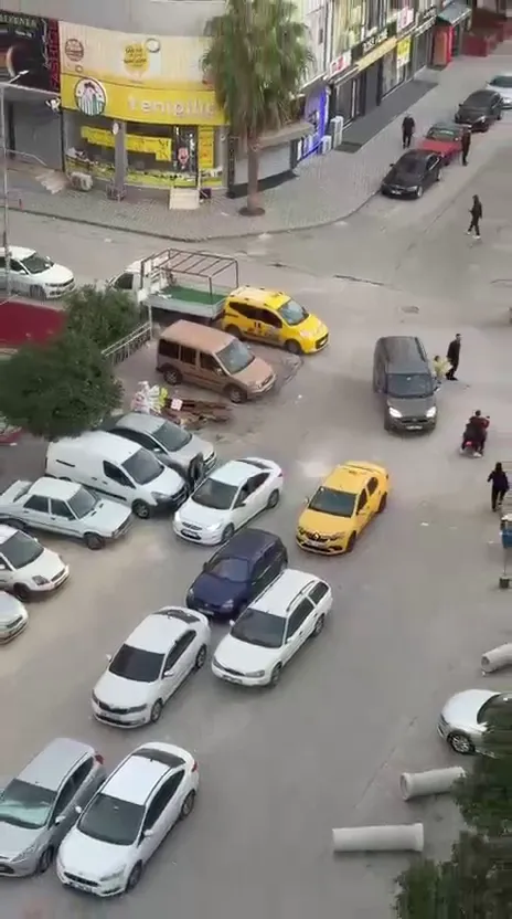 Adana sokaklarında dehşet anları: Tartıştıkları şahsı bagaja kilitleyip kayıplara karıştılar