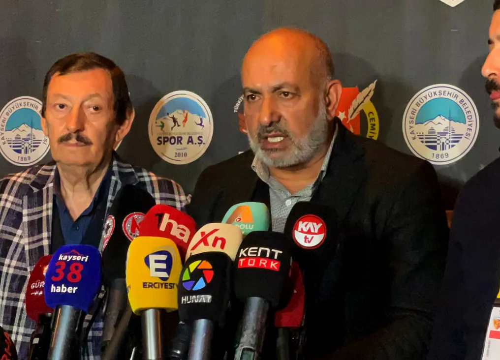 Kayserispor'da gergin galibiyet: Başkan Çamlı'dan itidal çağrısı
