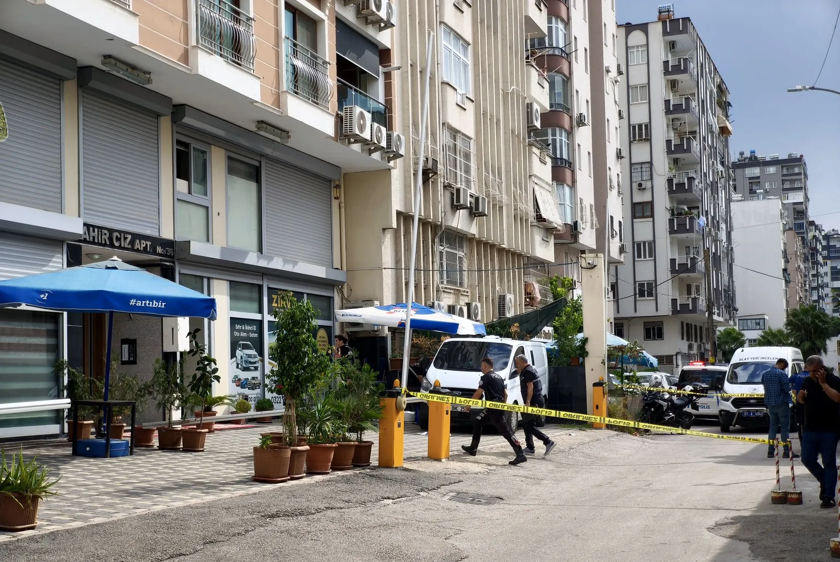 Adana'da kuyumcu dükkanının önünde kanlı pusu: Bir ölü, bir ağır yaralı