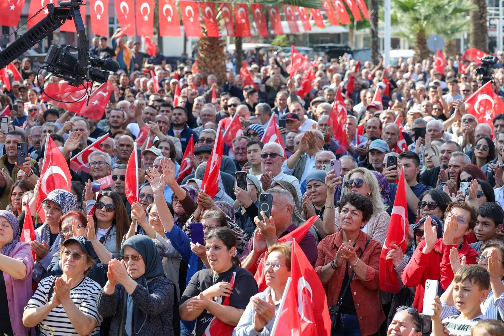 Sarıgöl'de üzüm üreticisinin feryadı: Geçen yıl 40 liraydı, bu yıl 10 liraya düştü