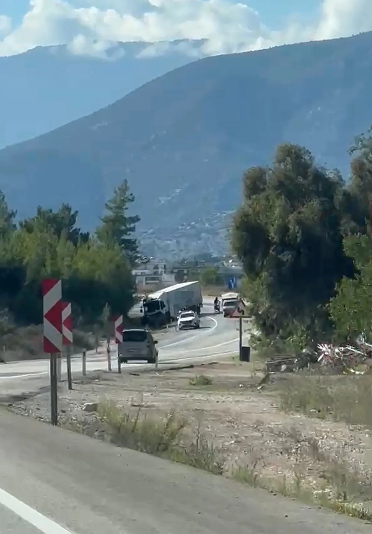 Kumluca yolunda acı bilanço: Çinli turistlerin tatili felaketle bitti