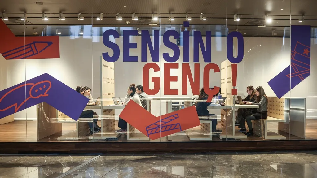 Sahne ışıkları gençler için yanıyor: Kültür sanat dünyasında büyük indirim dönemi