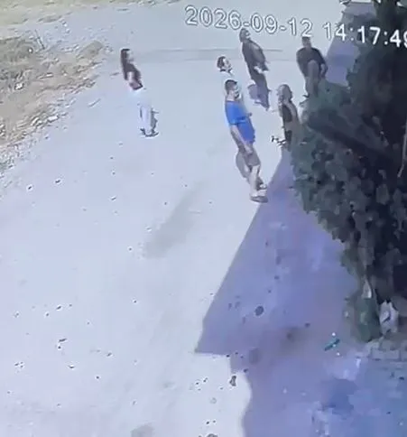 Sokak ortasında dehşet anları: Çocuk gürültüsü kavgası kanlı bitti