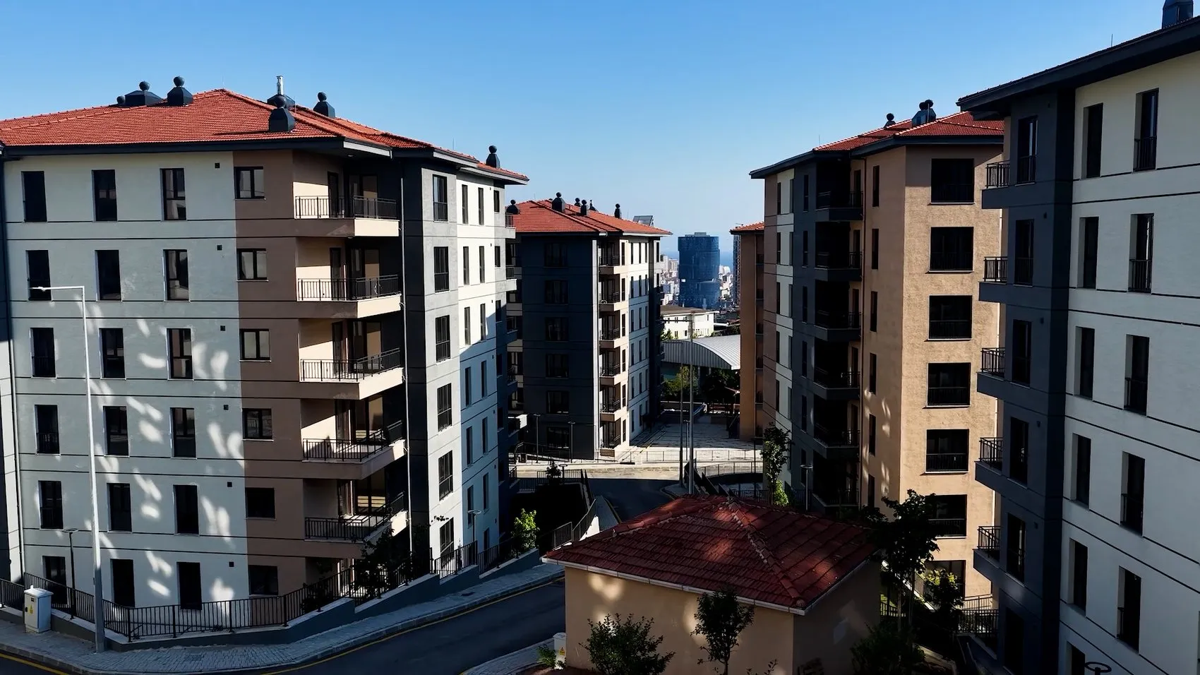 Maltepe'deki yıkımın ardından mağduriyetler gideriliyor: Yeni yuvaların kapıları açılıyor
