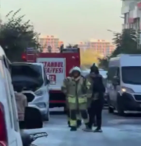 Sultangazi'de dikkatsizlik faciaya davetiye çıkardı: Sigara izmariti sokağı birbirine kattı