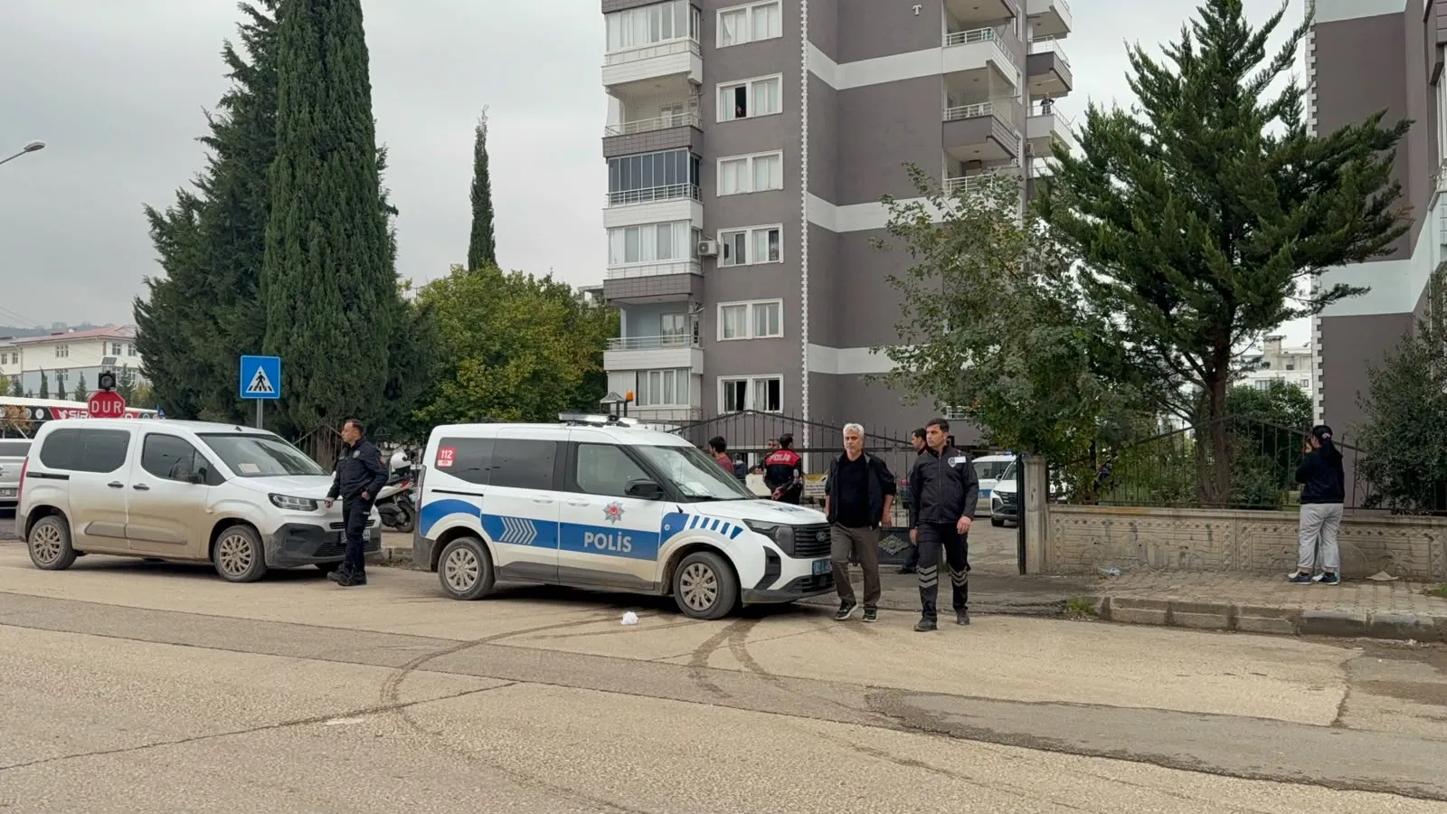 Adıyaman'da site sakinlerini sokağa döken gerginlik: 5 kişi emniyete götürüldü