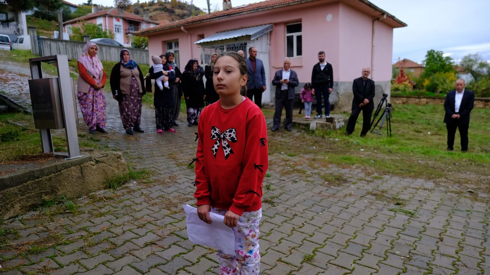 Sınıfta tek başına ama Cumhuriyetin gücü arkasında: Bir öğretmen ve bir öğrencinin unutulmaz 29 Ekim'i