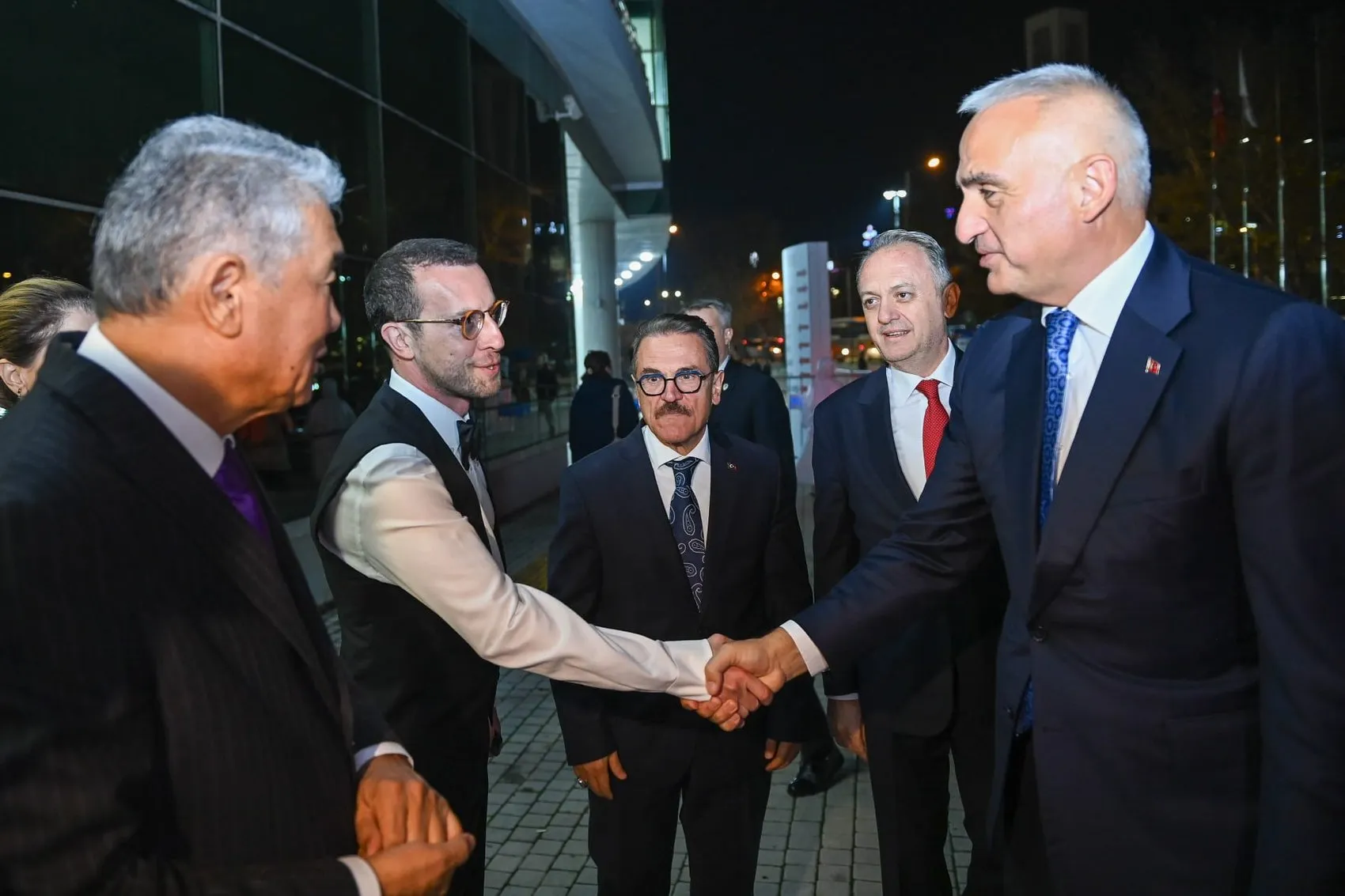 Ankara'da dev buluşma: 400 sanatçı Cumhuriyet'in 103. yılı için aynı sahnede birleşti
