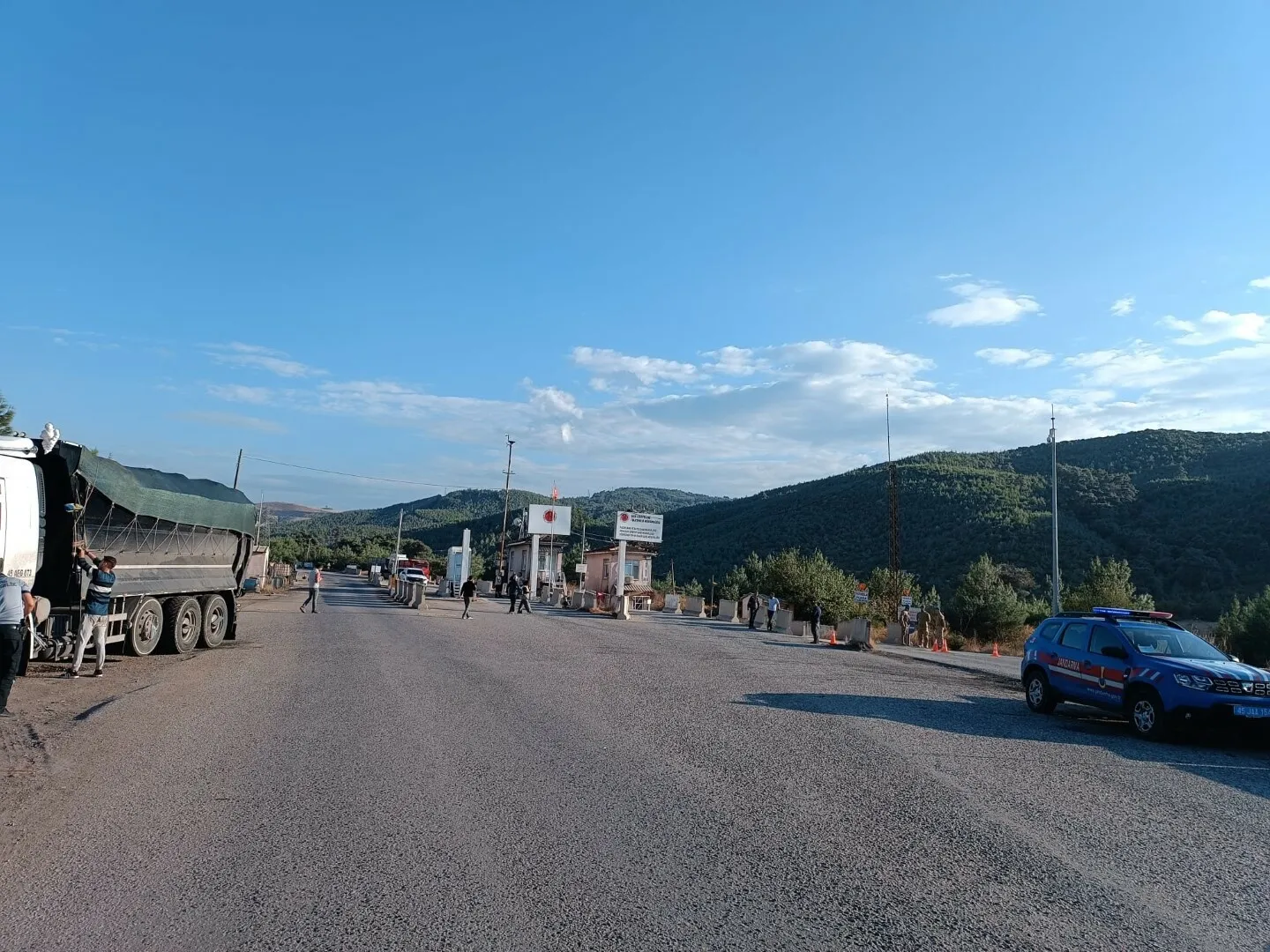 Soma'da yürekleri ağza getiren göçük: Bir acı haber, dört işçi için umutlu bekleyiş sürüyor