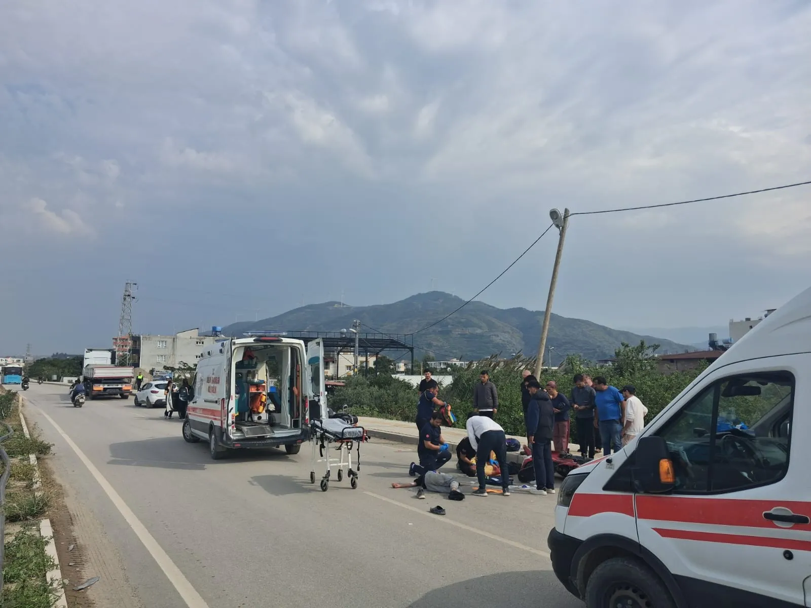 Samandağ'da yürek yakan kaza: Genç sürücü olay yerinde yaşamını yitirdi