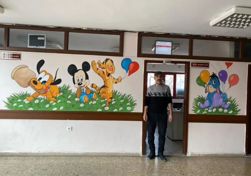 Duvarları tuval, çocukları ilham kaynağı: 35 yıllık fırça izi