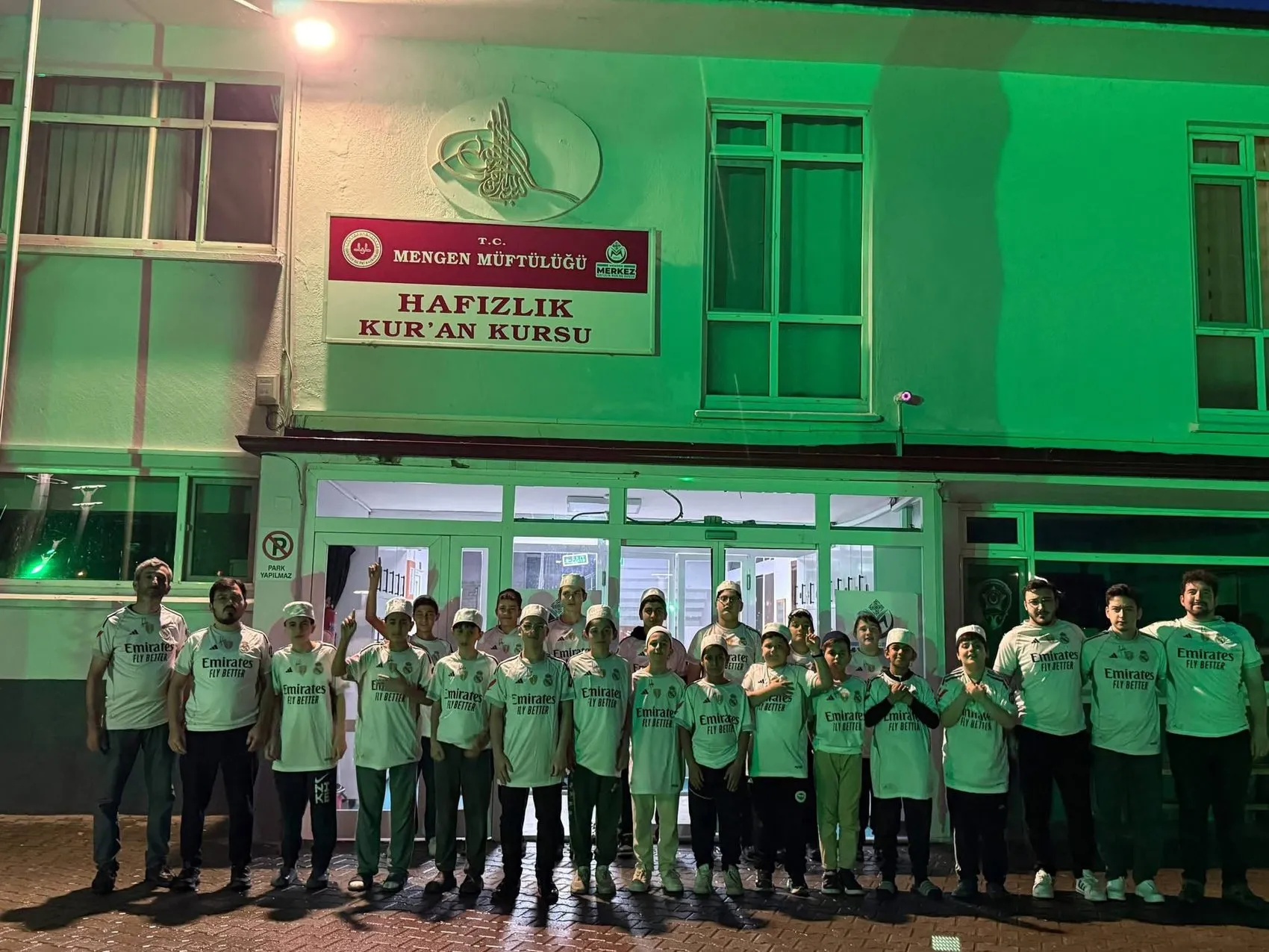 Milli yıldız Arda Güler'den memleketindeki öğrencilere anlamlı sürpriz