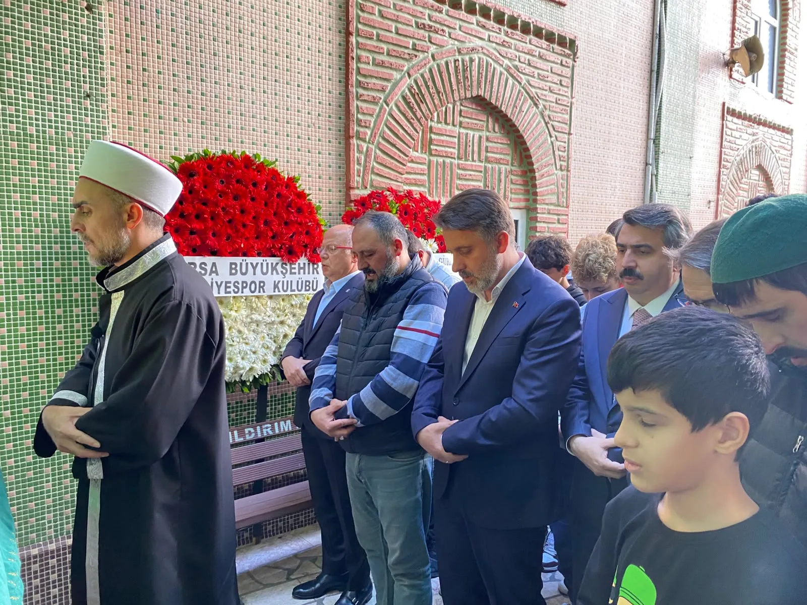 Güreş minderlerinin genç yıldızı Yusuf Taha Turp son yolculuğuna uğurlandı