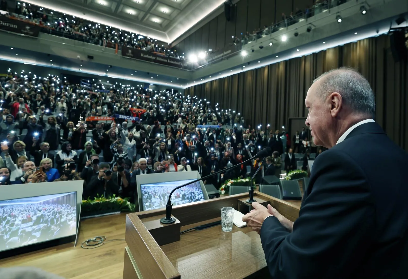 Erdoğan'dan yeni yüzyıl vizyonu: Siyasi tarihimizin en büyük gücü kadınların emeğidir