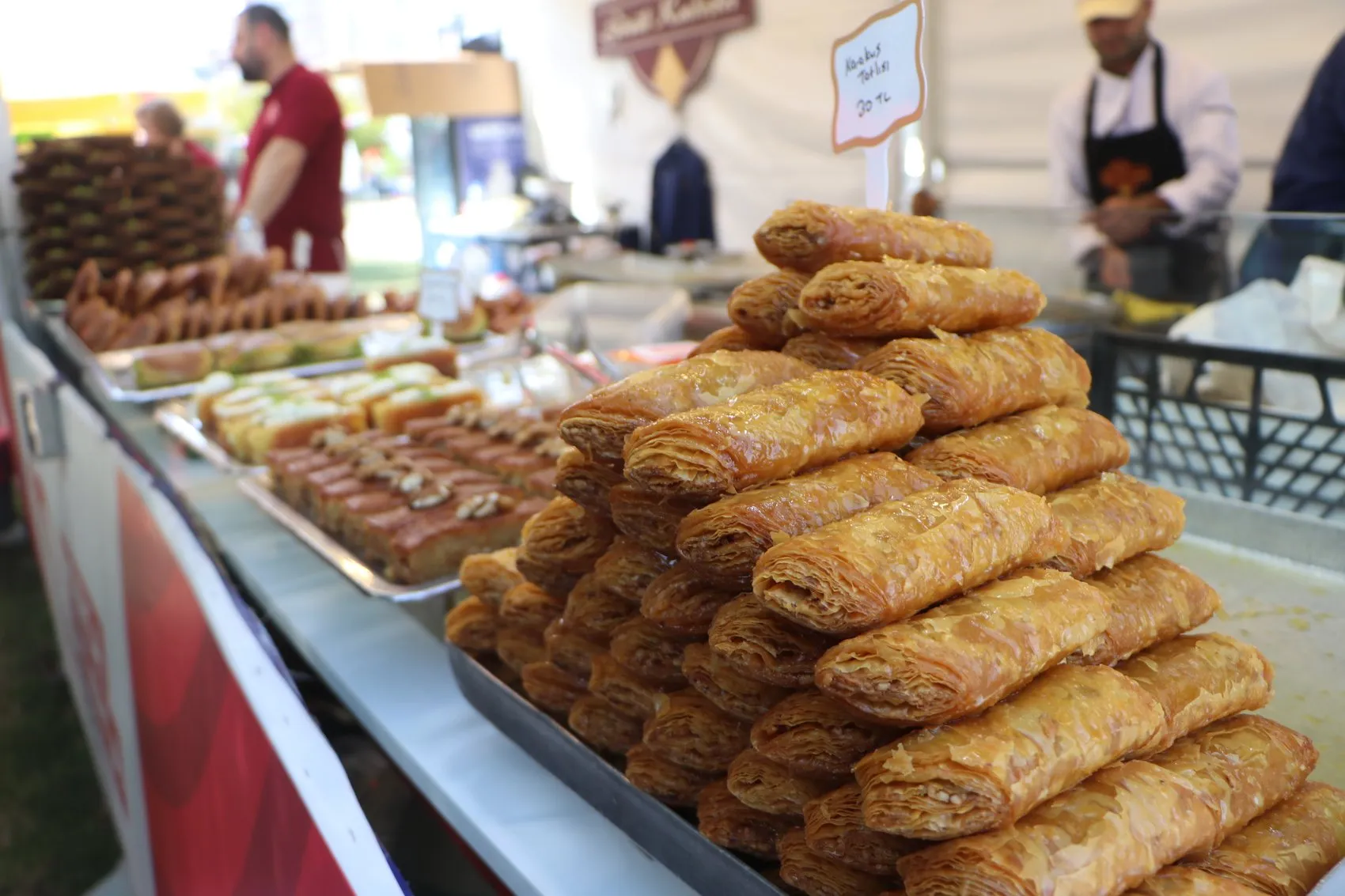 Adana'da Lezzet Rüzgarı: Kebap Kokusu Tüm Şehri Sardı