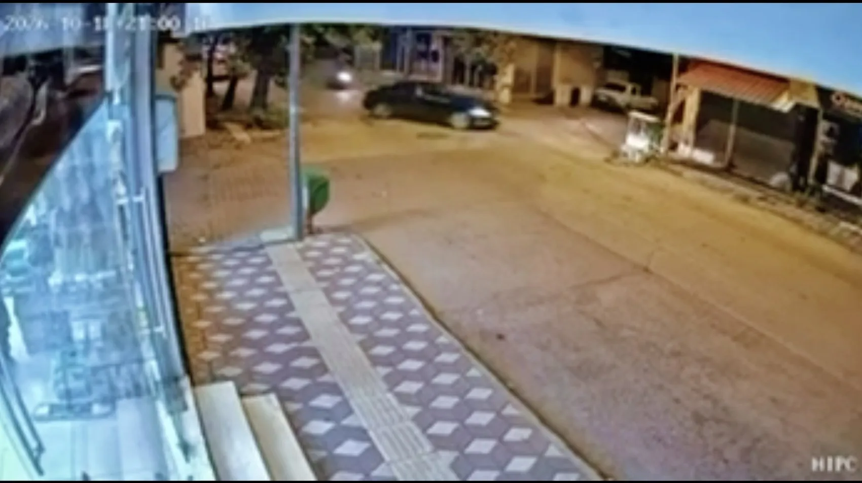 Kahta'daki dehşet anları saniye saniye kaydedildi: Motosikletli gençler için yaşam mücadelesi
