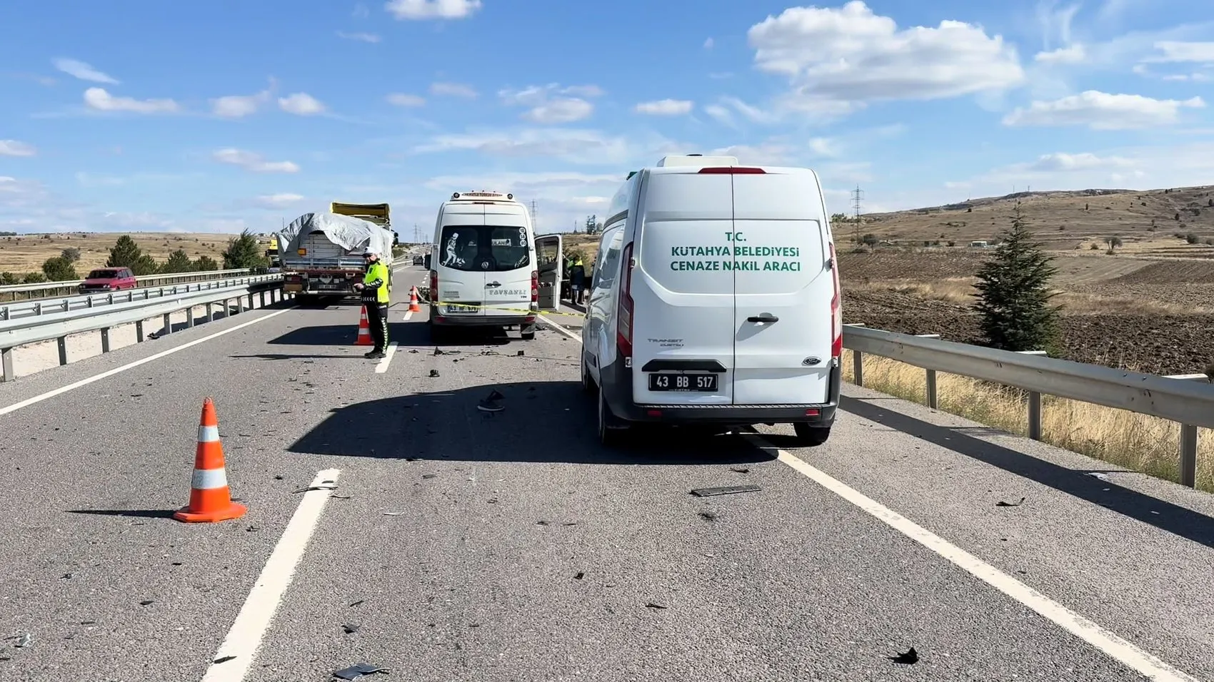 Kütahya'da motosikletli genç için acı son: Emniyet şeridindeki kaza can aldı