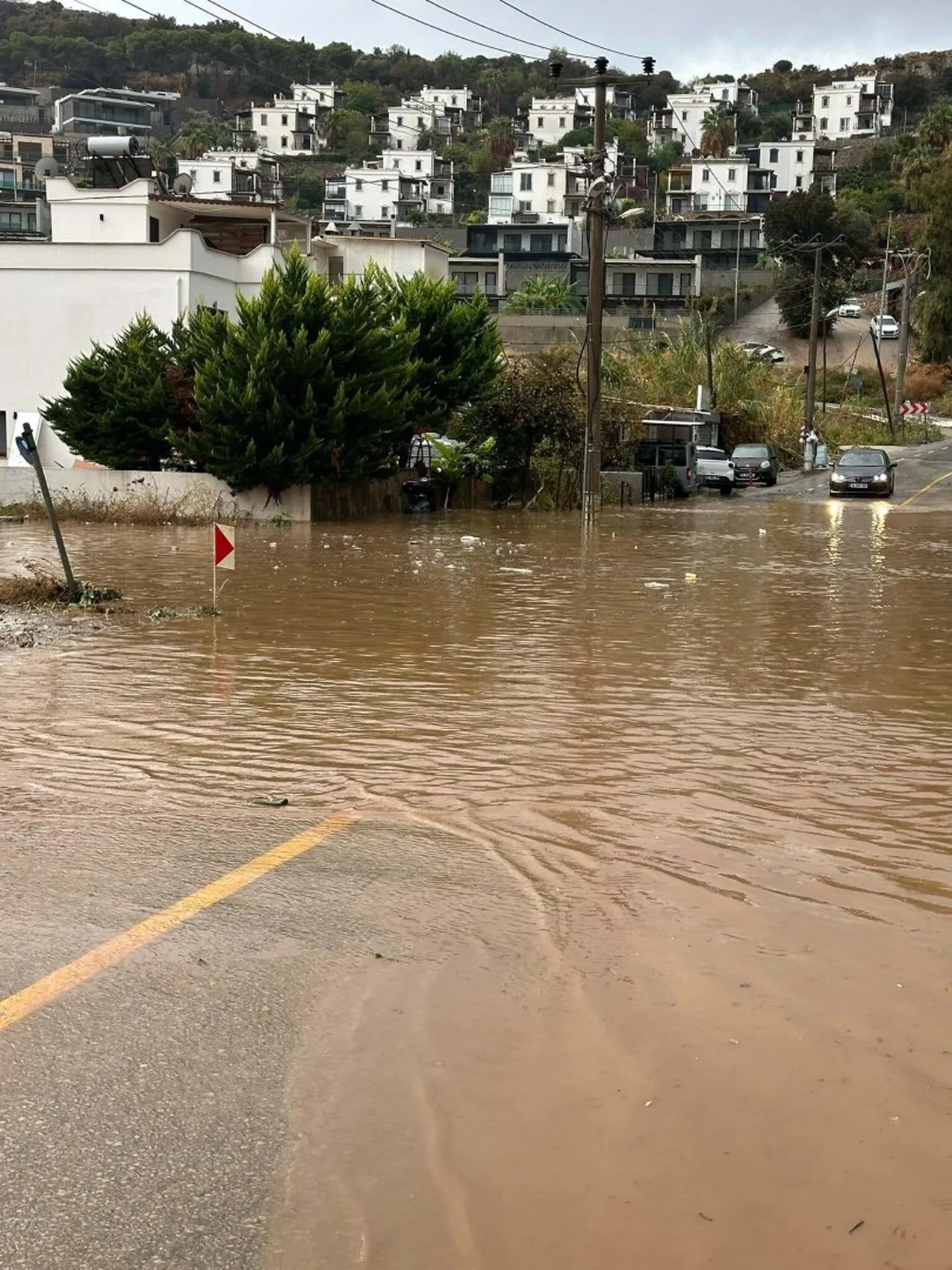 Bodrum'da kabus dolu saatler: Sağanak hayatı felç etti