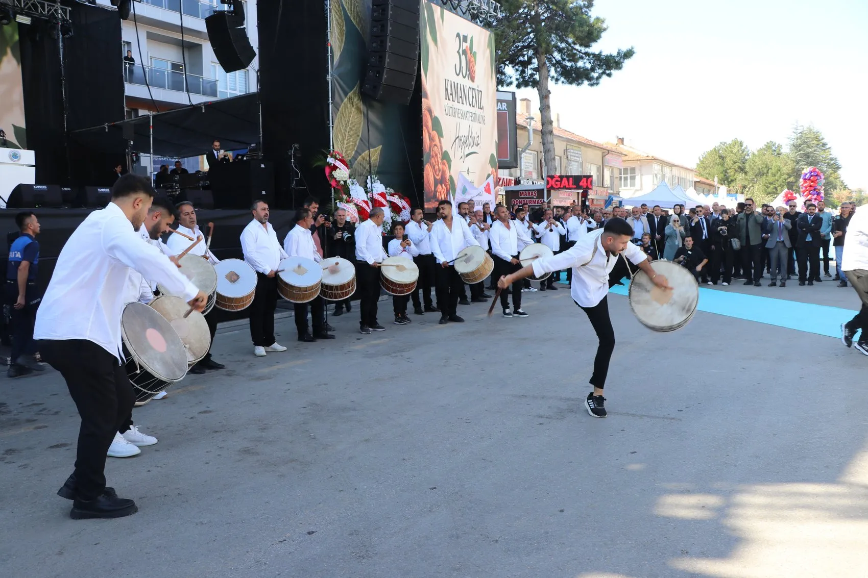 Dört yıl görev yaptığı topraklara bakan olarak döndü: Kaman’da duygusal buluşma