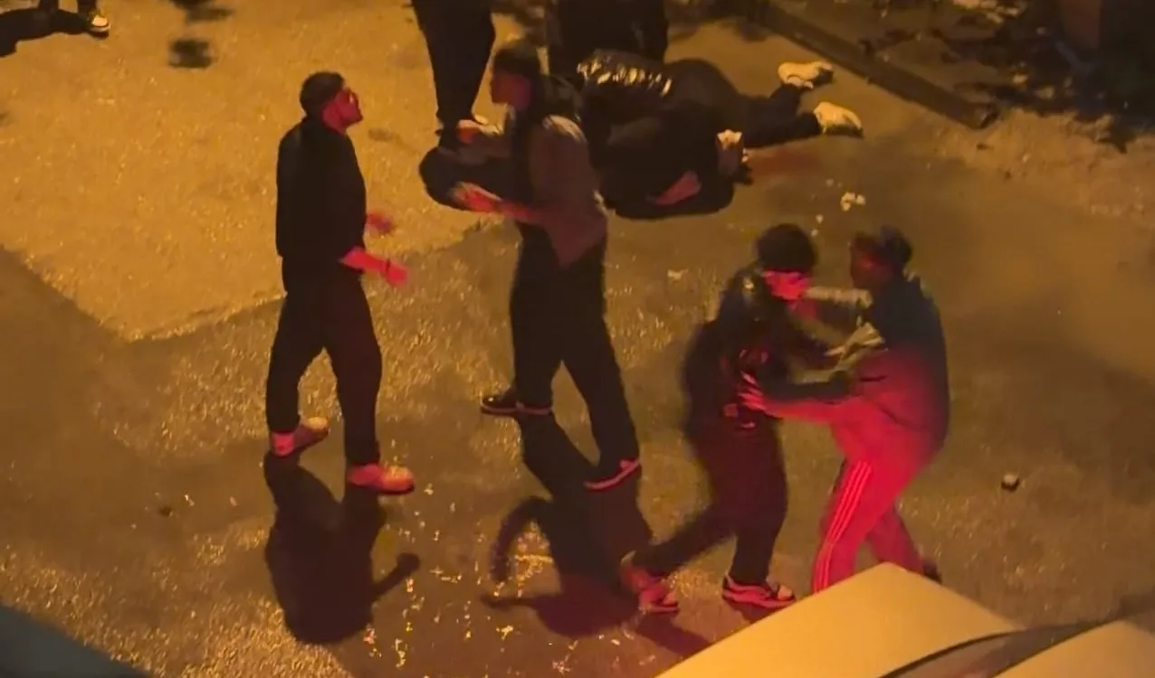 Hastaneye yaralı arkadaşlarının durumunu sormaya geldi, polis kapıda bekliyordu