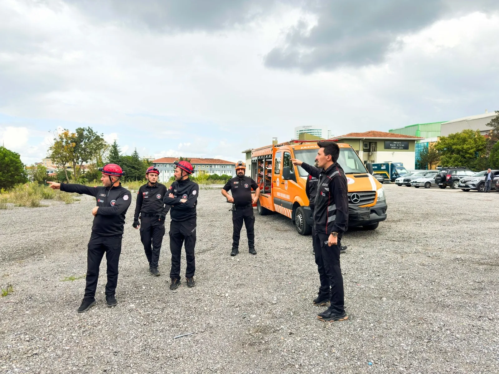 Ümraniye'de 650 kişilik sivil ordu afetlere karşı hazır hale getirildi