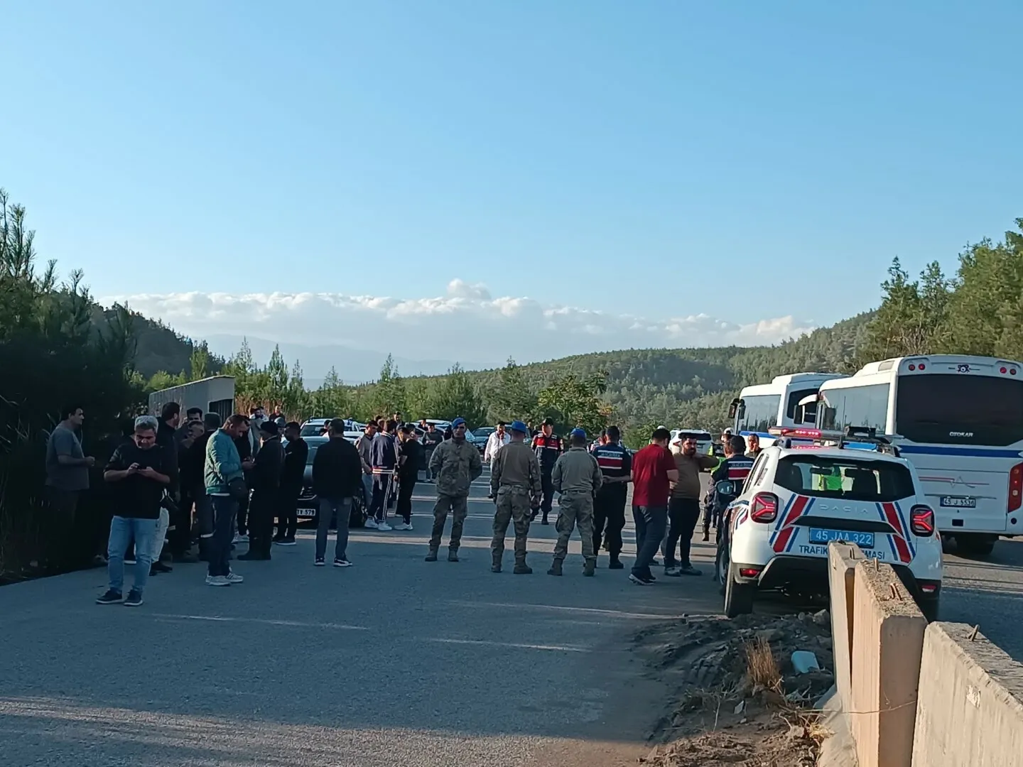 Soma'da yürekleri ağza getiren göçük: Bir acı haber, dört işçi için umutlu bekleyiş sürüyor