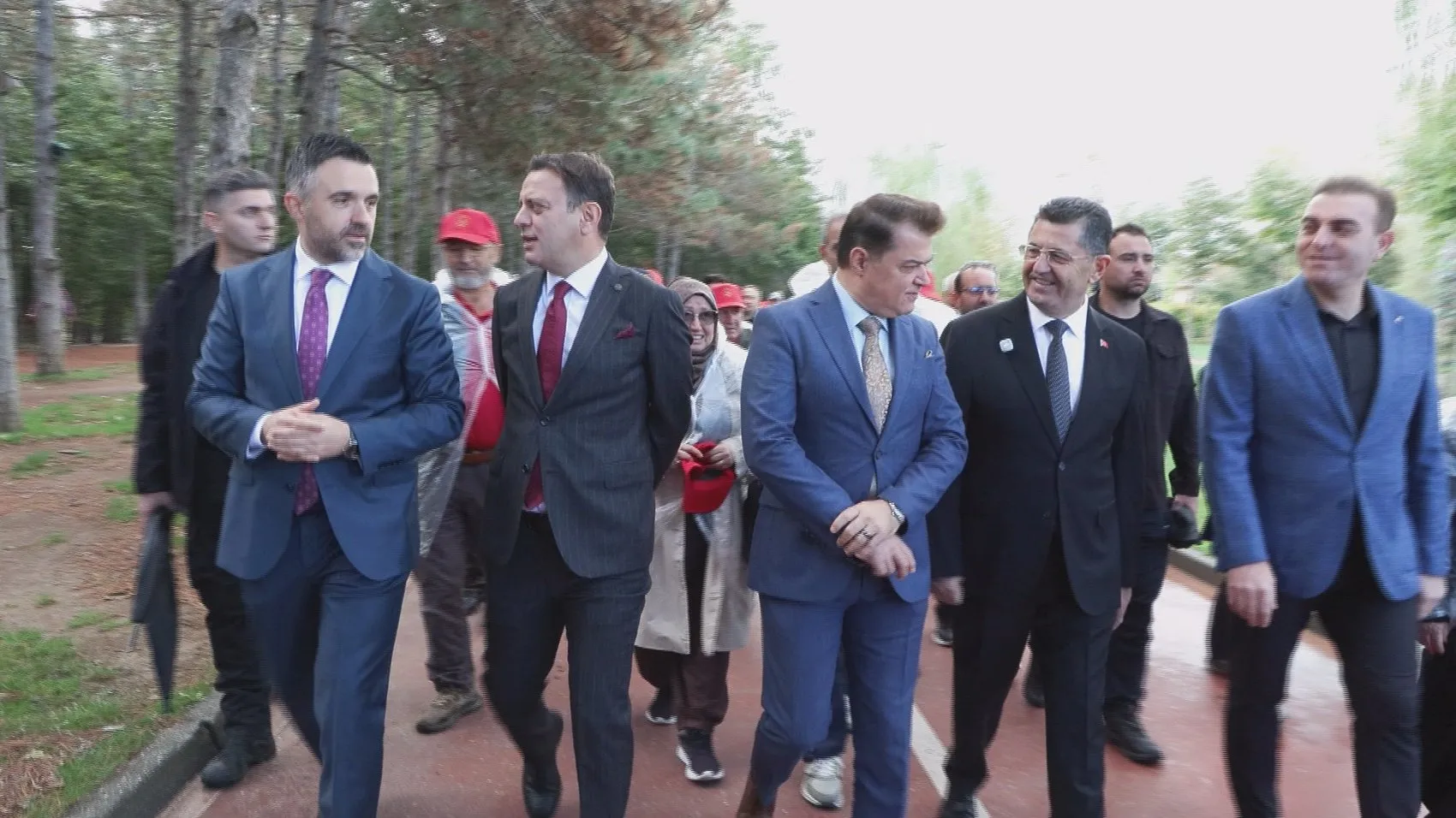 81 İlde Adımlar Sağlık İçin Atıldı: Yürüyerek Gençleşiyoruz