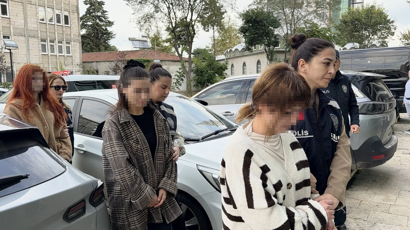 Samsun'da sokak ortasında dehşet anları: Eşinin yasak aşk yaşadığını iddia etti, kardeşleriyle birlikte saldırdı