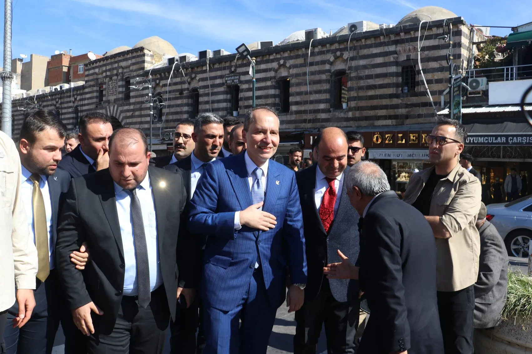 Fatih Erbakan'dan Diyarbakır'da kritik mesaj: Ana dil hakkı ve silahsızlanma vurgusu