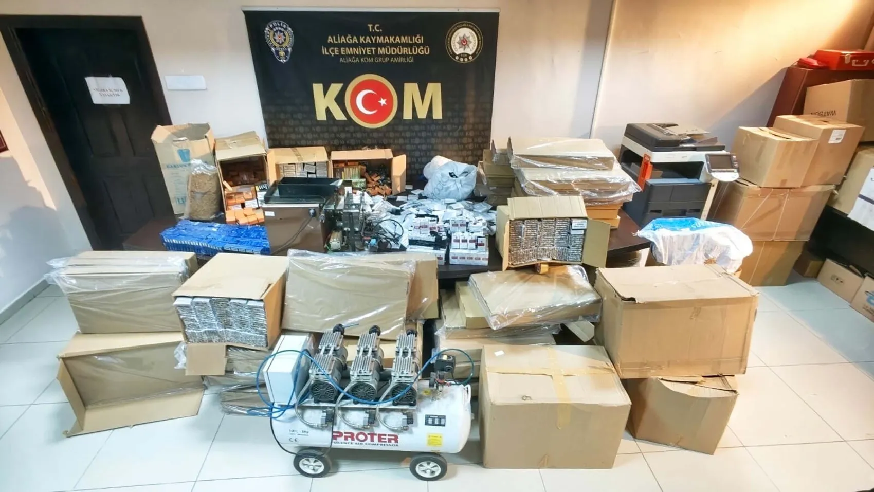 İzmir'de 5 milyonluk kaçakçılık darbesi: Emniyetin dev operasyonunda 15 kişi kıskıvrak yakalandı