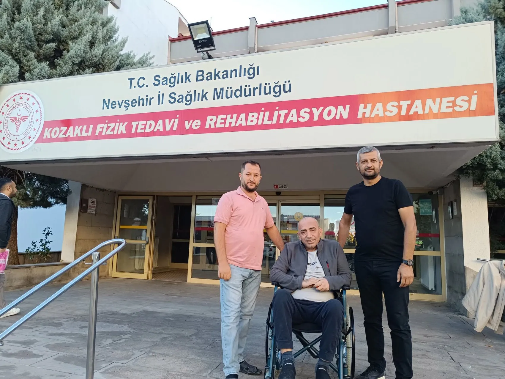 Bir akşam koltukta uyuyakaldı, sabah uyandığında hayatı tamamen değişmişti: 49 yaşındaki Serkan Özdemir'in azim dolu mücadelesi