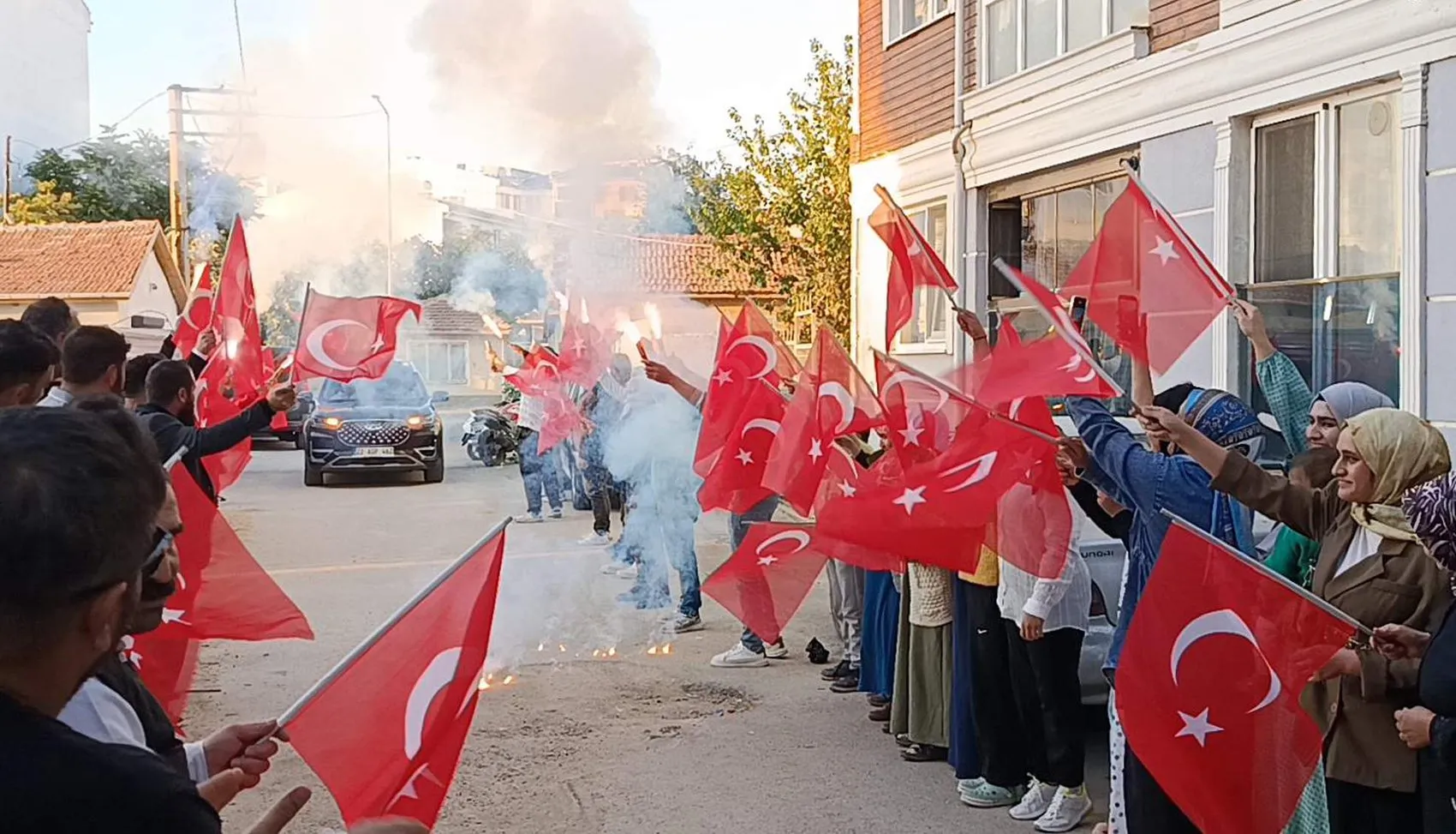 Edirne'nin genç pehlivanı minderde devleşti: Balkan şampiyonluğunu Filistin'e adadı