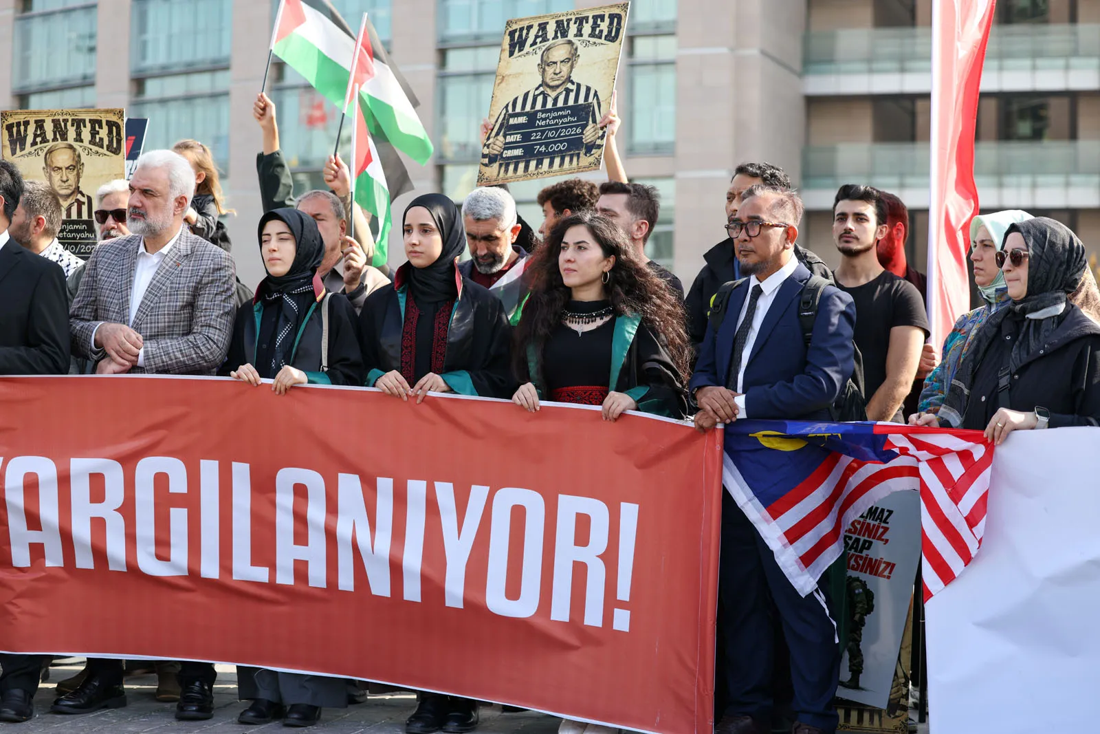 Çağlayan'da tarihi yüzleşme: Netanyahu ve 35 sanık için soykırım davası başladı